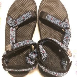 Gently worn women’s Teva sandals